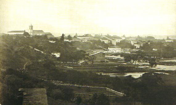 Vista da Várzea do Carmo a partir do Pátio do Colégio, 40 anos após a narrativa do francês Saint-Hilaire. Fotografia de Militão Augusto de Azevedo, 1862. 