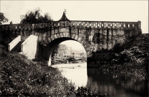 A Ponte do Carmo registrada pelas lentes do fotógrafo Marc Ferrezz em 1885